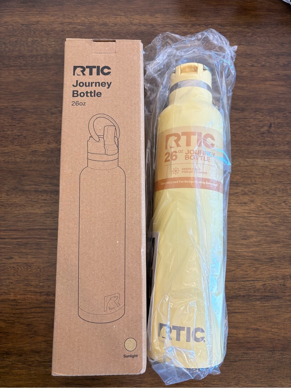 RTIC 26oz Journey Bottle in Sunlight NIB